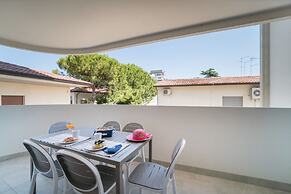 Stylish Residenza Torre Bianca 2 Bedroom Apartment Sleeps 5