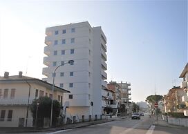 Stylish Residenza Torre Bianca 2 Bedroom Apartment Sleeps 5