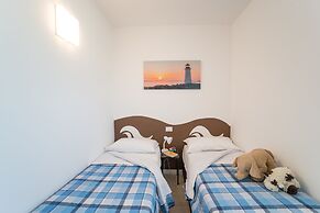 Stylish Residenza Torre Bianca 2 Bedroom Apartment Sleeps 5