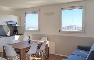 Stylish Residenza Torre Bianca 2 Bedroom Apartment Sleeps 5