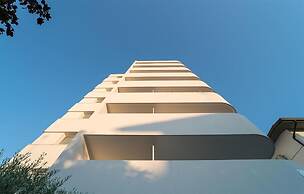 Stylish Residenza Torre Bianca 2 Bedroom Apartment Sleeps 5