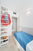 Stylish Residenza Torre Bianca 2 Bedroom Apartment Sleeps 5