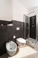 Stylish Residenza Torre Bianca 2 Bedroom Apartment Sleeps 5