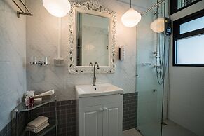 Contemporary Loft in the Heart of Chiang Mai - 5 Mins From Nimman