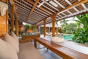 Peaceful 4 Bedrooms Private Pool Villas Rice Field View
