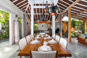 Peaceful 4 Bedrooms Private Pool Villas Rice Field View