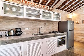 Peaceful 4 Bedrooms Private Pool Villas Rice Field View