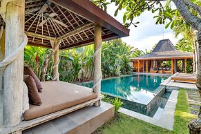 Peaceful 4 Bedrooms Private Pool Villas Rice Field View