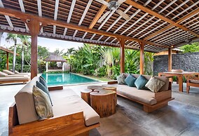 Peaceful 4 Bedrooms Private Pool Villas Rice Field View
