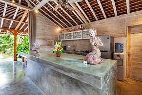 Peaceful 4 Bedrooms Private Pool Villas Rice Field View