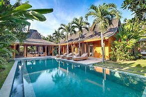 Peaceful 4 Bedrooms Private Pool Villas Rice Field View