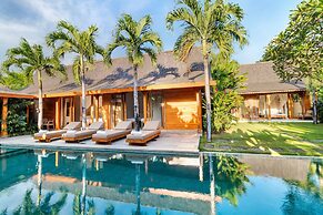 Peaceful 4 Bedrooms Private Pool Villas Rice Field View