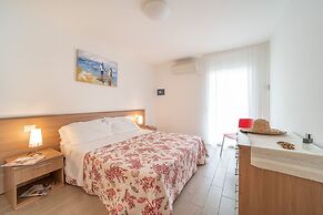 Elegant Residenza Monica 2 Two Bedroom C6 Sleeps 6