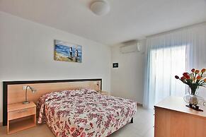 Elegant Residenza Monica 2 Two Bedroom C6 Sleeps 6