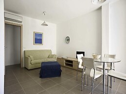 Dolce Mare 4 - Sea Front - Large Balcony - Sandy Beach