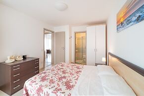 Elegant Residenza Monica Two Bedroom C6 Sleeps 6