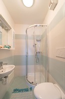 Elegant Residenza Monica Two Bedroom C6 Sleeps 6