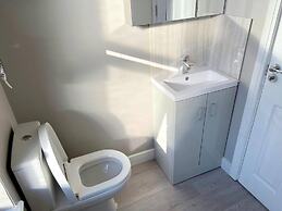 New 5-bed & 4 Bathroom House in Croydon