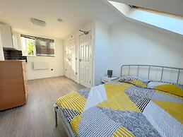 New 5-bed & 4 Bathroom House in Croydon