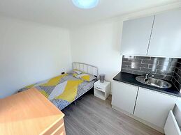 New 5-bed & 4 Bathroom House in Croydon