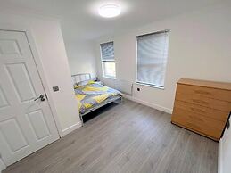 New 5-bed & 4 Bathroom House in Croydon