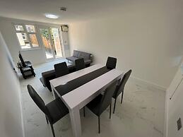 New 5-bed & 4 Bathroom House in Croydon