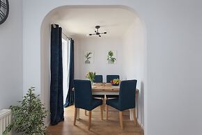 Milton Keynes Close to Station 6 bed Free Parking