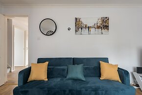 Milton Keynes Close to Station 6 bed Free Parking