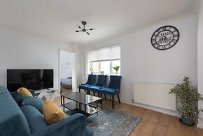 Milton Keynes Close to Station 6 bed Free Parking