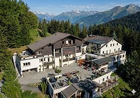 Waldhotel Fletschhorn Private Whole Hotel in Saas-Fee: 360 Alpine View