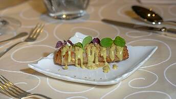 Waldhotel Fletschhorn - Panoramic Retreat in Saas Fee