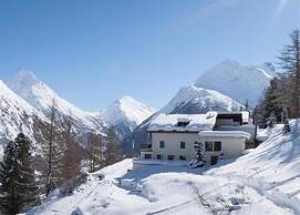 Waldhotel Fletschhorn Private Whole Hotel in Saas-Fee: 360 Alpine View