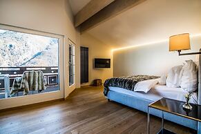 Waldhotel Fletschhorn - Panoramic Retreat in Saas Fee