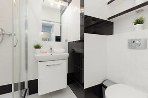 Kolejowa Cozy Apartment by Renters