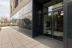 Kolejowa Cozy Apartment by Renters