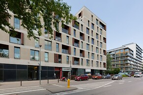 Kolejowa Cozy Apartment by Renters