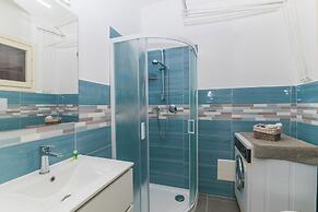 Il Vecchio Faro A48 150mt From The Beach