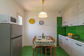 Il Vecchio Faro A48 150mt From The Beach