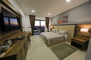 Mc Palace Hotel