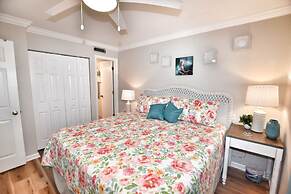 1405 Waters Edge Resort 1 Bedroom Condo by RedAwning