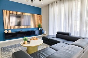 5 Bed Windsor Island Vacation Townhome 5 Bedroom Townhouse by Redawnin