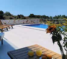 Oinolithos Luxury Villas