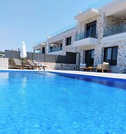 Oinolithos Luxury Villas