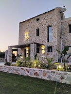 Oinolithos Luxury Villas