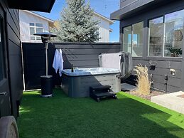 Coopers North in Old Town – Hot Tub & Pool Table!