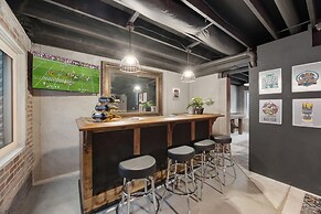 Coopers North in Old Town – Hot Tub & Pool Table!