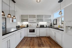 Coopers North in Old Town – Hot Tub & Pool Table!