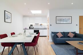 PREMIER SUITES Edinburgh Fountain Court