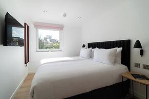 PREMIER SUITES Edinburgh Fountain Court