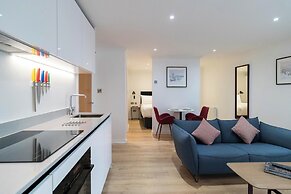 PREMIER SUITES Edinburgh Fountain Court